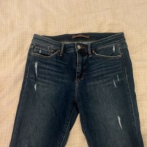 Joe’s Jeans Medium Wash Distressed Skinny Jean size 30